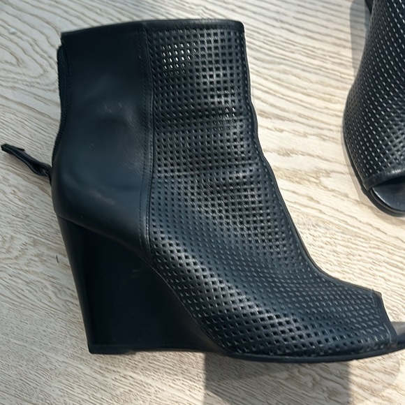 Women’s black peep, toe, Rudsak bootees never worn perfect condition size 39 - Picture 2 of 4